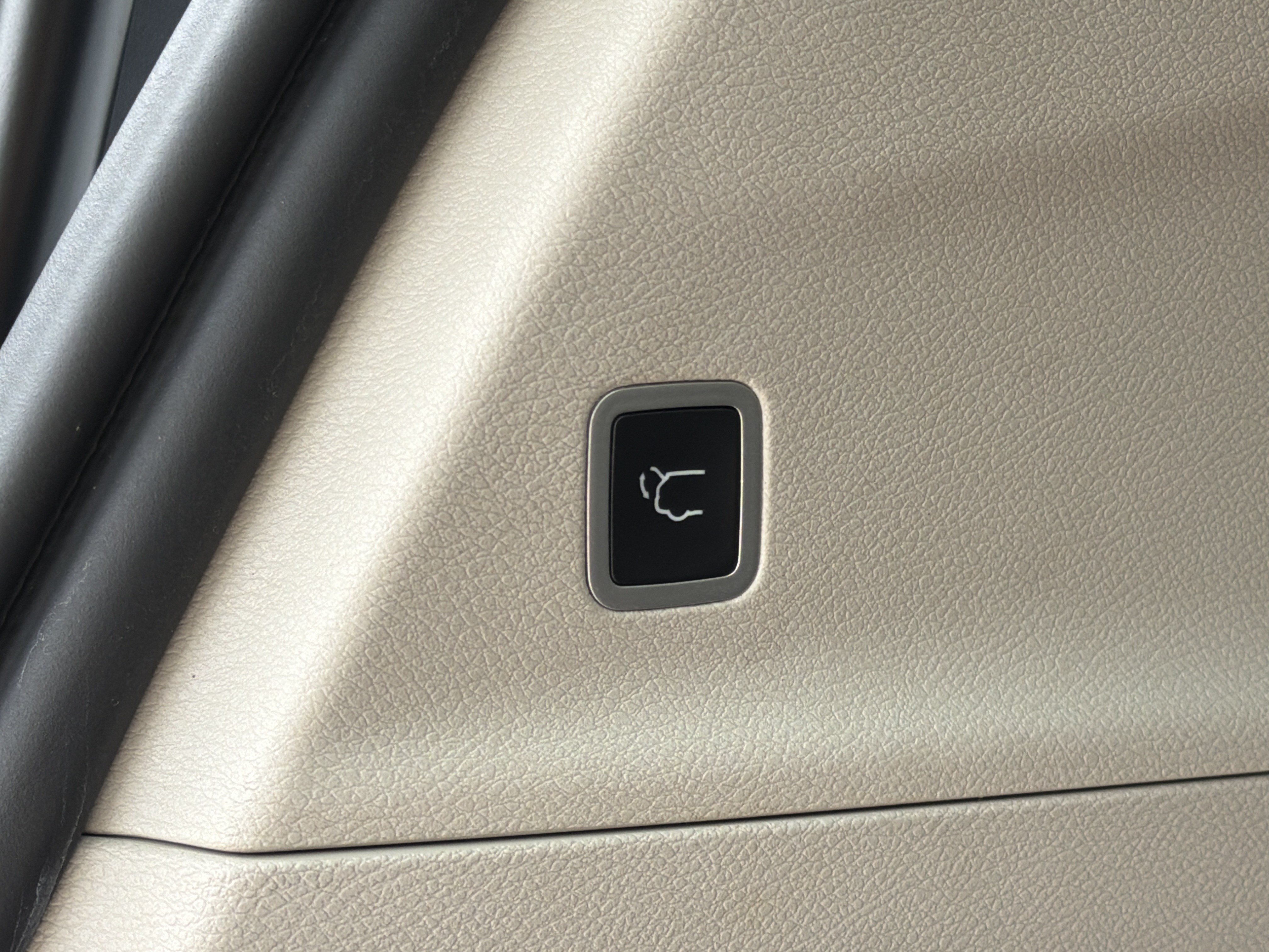 Used 2024 Chrysler Pacifica Touring-L FWD image 27
