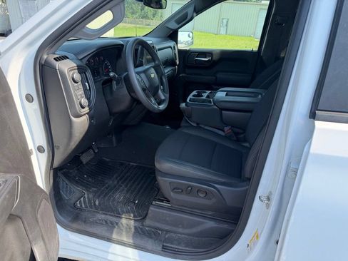 Used 2024 Chevrolet Silverado 1500 Custom AWD/4WD image 4
