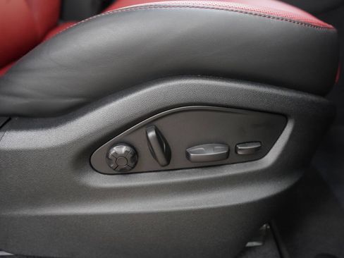 Used 2025 Porsche Cayenne GTS AWD/4WD image 66