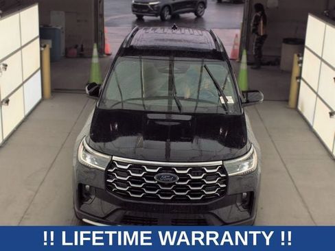 Used 2025 Ford Explorer Platinum w/ LUX Leather Package AWD/4WD image 2