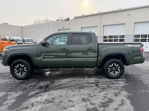 Used 2021 Toyota Tacoma TRD Off-Road image 2