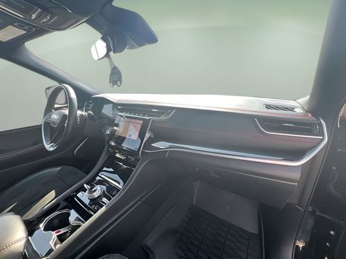 Used 2022 Jeep Grand Cherokee Trailhawk image 29