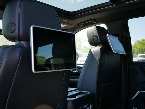 Used 2021 GMC Yukon Denali w/ LPO, Illumination Package AWD/4WD image 16