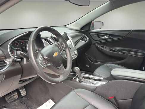 Used 2016 Chevrolet Malibu LT w/ Leather Package FWD image 12