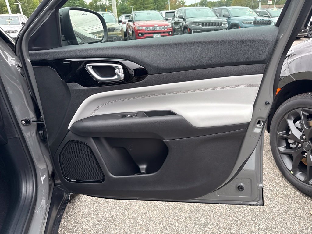 New 2026 Jeep Compass Limited AWD/4WD image 27