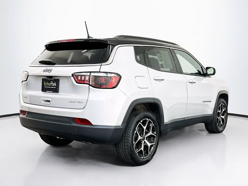 Used 2025 Jeep Compass Limited AWD/4WD image 9