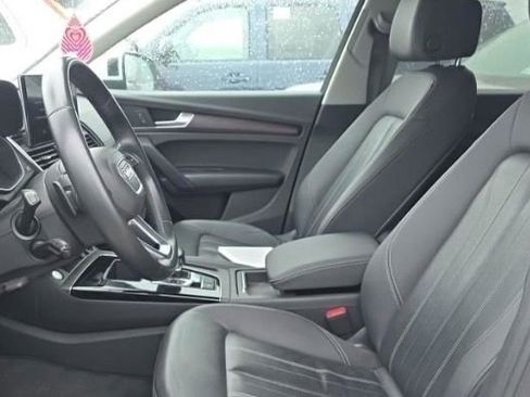 Used 2021 Audi Q5 2.0T Premium w/ Convenience Package AWD/4WD image 3