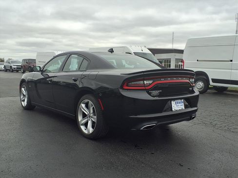 Certified 2017 Dodge Charger R/T image 11