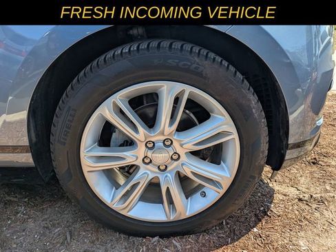 Used 2020 Land Rover Range Rover Velar S image 9