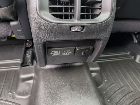 Used 2022 Jeep Cherokee Limited AWD/4WD image 33