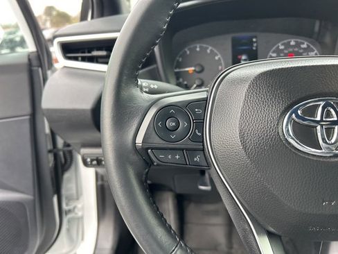 Used 2025 Toyota Corolla SE image 18