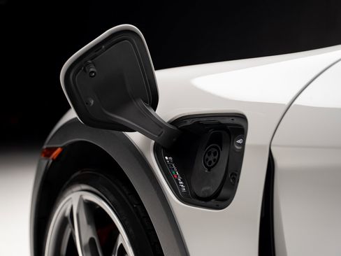 Used 2023 Porsche Taycan 4S image 22