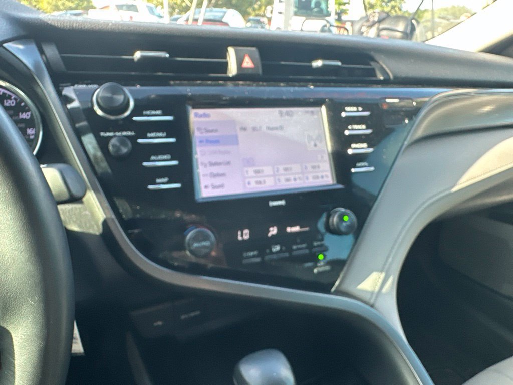 Used 2020 Toyota Camry SE FWD image 12