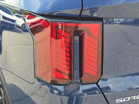 Certified 2024 Kia Sorento SX image 13