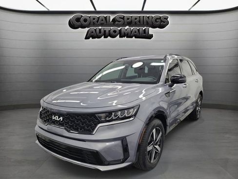 Certified 2022 Kia Sorento S FWD image 3