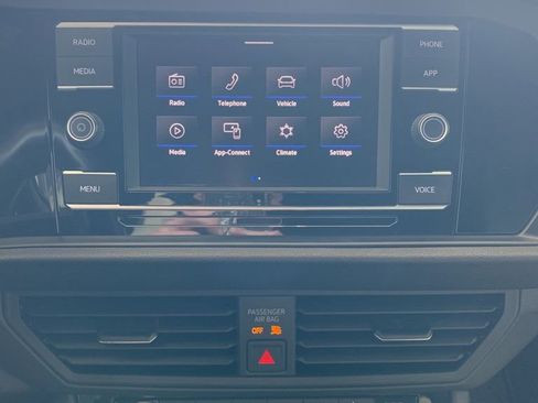 Used 2020 Volkswagen Jetta R-Line image 6