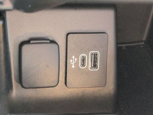 Certified 2025 Ford Explorer ST RWD image 21