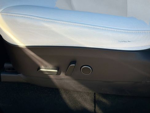 Used 2022 Tesla Model Y Performance image 25