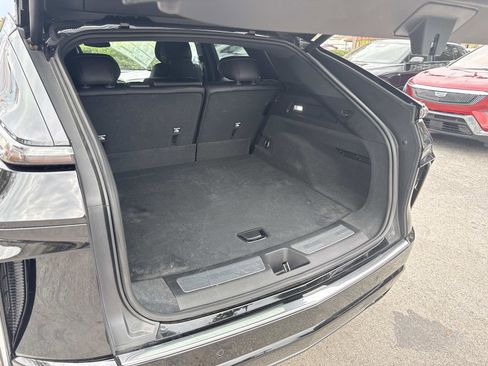 New 2025 Cadillac Lyriq Luxury image 12