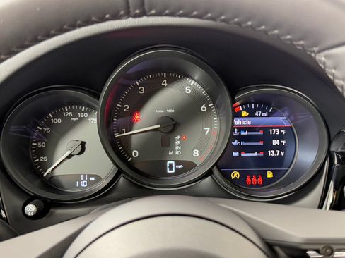 Certified 2026 Porsche Macan AWD/4WD image 21