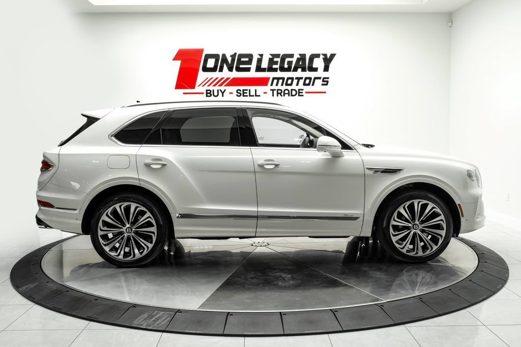 Used 2024 Bentley Bentayga AWD/4WD image 5