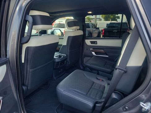 Used 2025 Toyota Sequoia Capstone AWD/4WD image 5