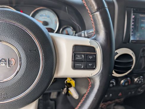 Used 2012 Jeep Wrangler Sahara image 23