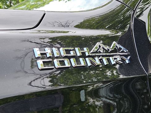 Used 2026 Chevrolet Tahoe High Country AWD/4WD image 13