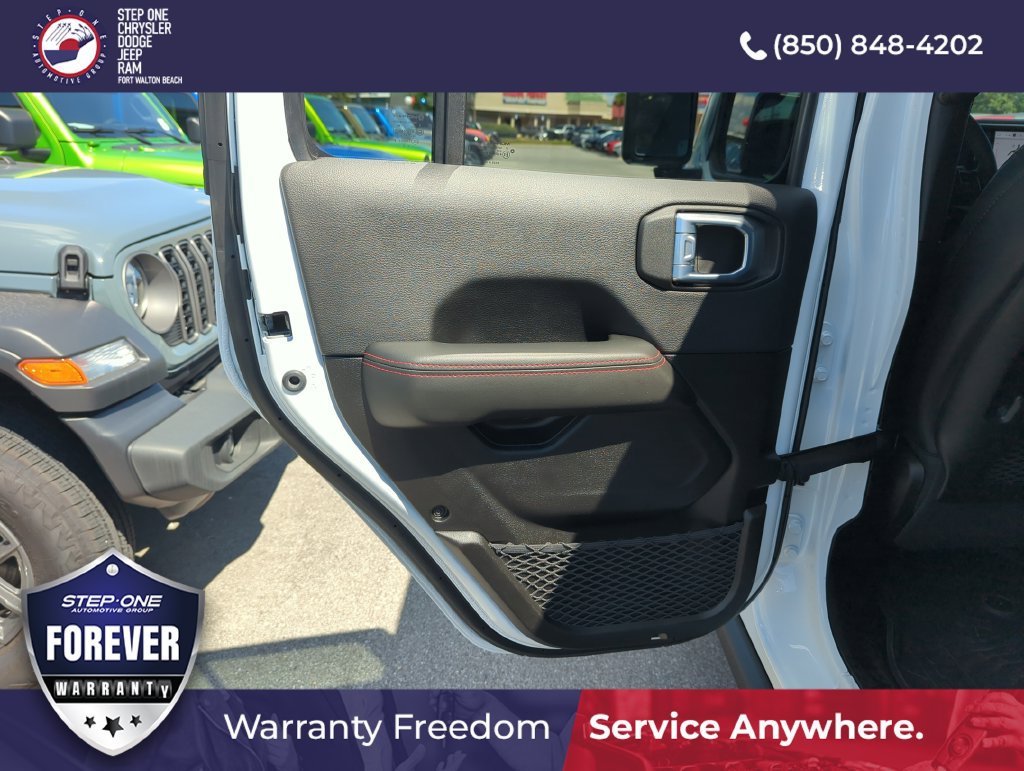 Used 2025 Jeep Wrangler Unlimited Rubicon AWD/4WD image 26