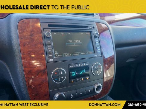 Used 2011 Chevrolet Suburban LT image 7