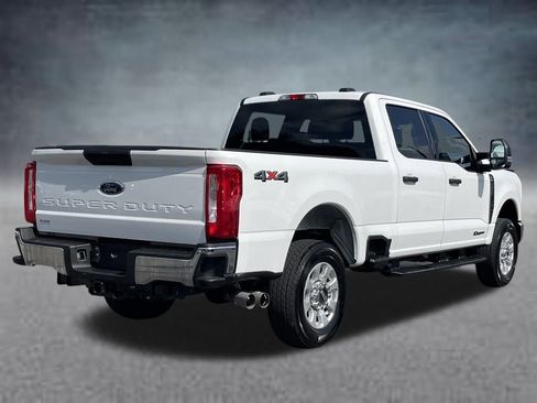 Used 2024 Ford F250 XLT image 3
