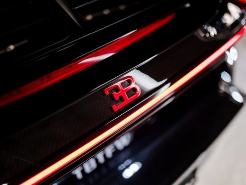 Used 2022 Bugatti Chiron Pur Sport image 25