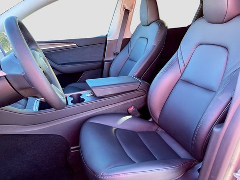 Used 2025 Tesla Model Y Long Range image 19