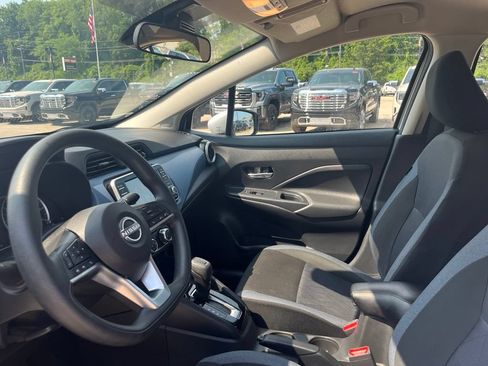 Used 2025 Nissan Versa SV FWD image 20