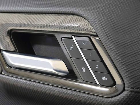 Used 2022 Chevrolet Silverado 1500 ZR2 w/ Technology Package image 23