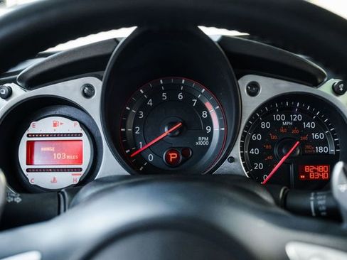 Used 2009 Nissan 370Z Touring w/ Sport Pkg image 9