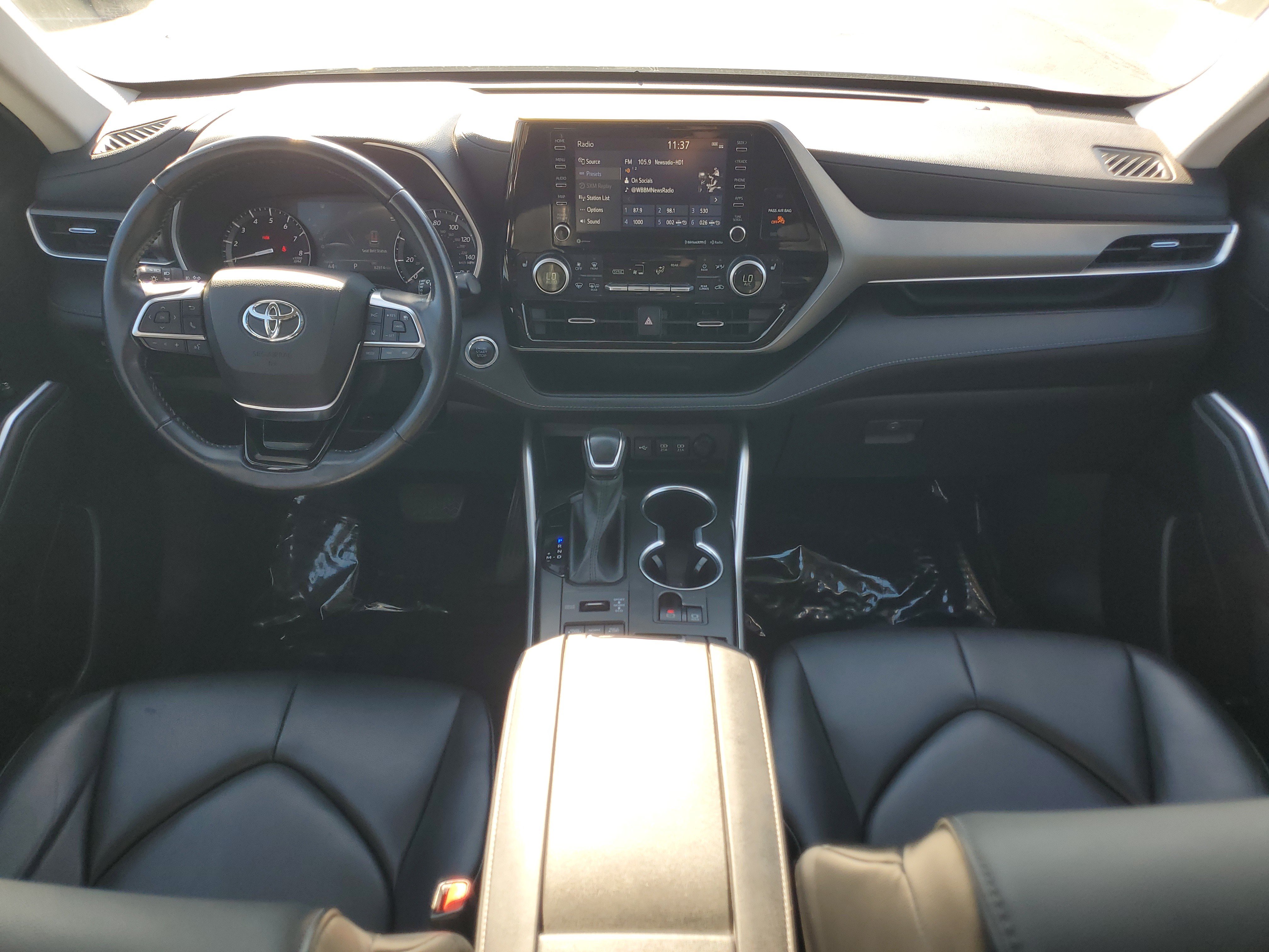 Certified 2021 Toyota Highlander XLE AWD/4WD image 15