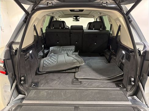 Used 2025 BMW X7 xDrive40i w/ Premium Package image 29