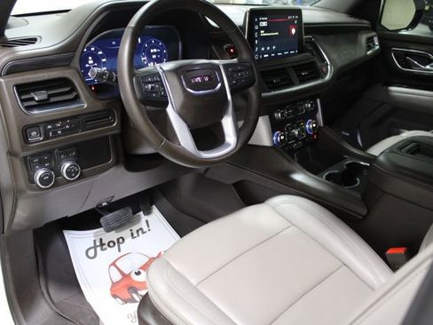 Used 2023 GMC Yukon XL SLT w/ SLT Luxury Package image 42