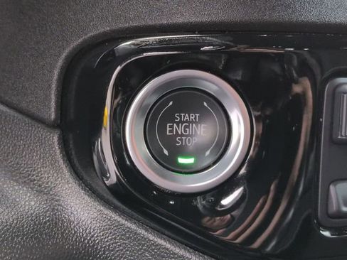 Certified 2025 Chevrolet Silverado 1500 LT w/ Safety Package image 14