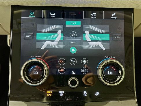 Used 2020 Land Rover Range Rover Velar R-Dynamic S image 16