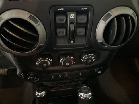 Used 2017 Jeep Wrangler Unlimited Sport image 14