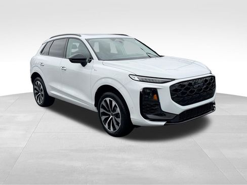 New 2026 Audi Q3 quattro 2.0T AWD/4WD image 3
