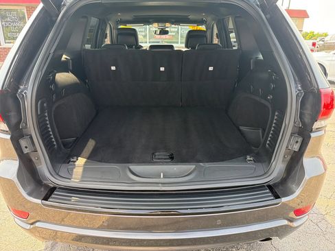 Used 2018 Jeep Grand Cherokee Altitude AWD/4WD image 25