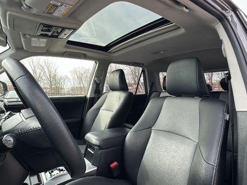 Used 2019 Toyota 4Runner SR5 Premium image 14