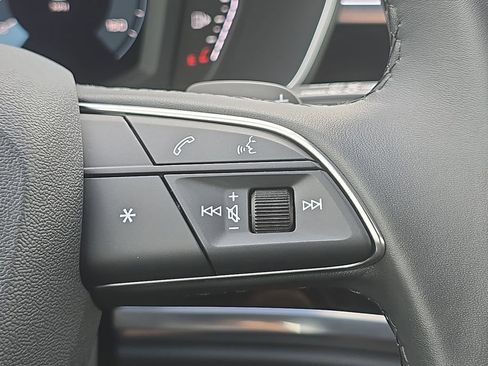 Certified 2025 Audi Q3 2.0T Premium w/ Convenience Package image 16