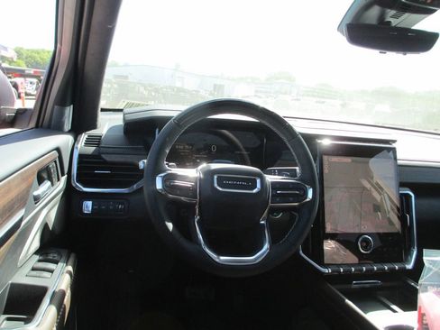 New 2026 GMC Acadia Denali Ultimate AWD/4WD image 14