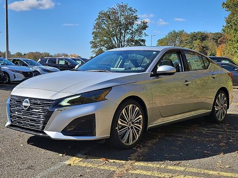 New 2025 Nissan Altima 2.5 SL image 3