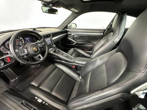 Certified 2019 Porsche 911 Turbo AWD/4WD image 4