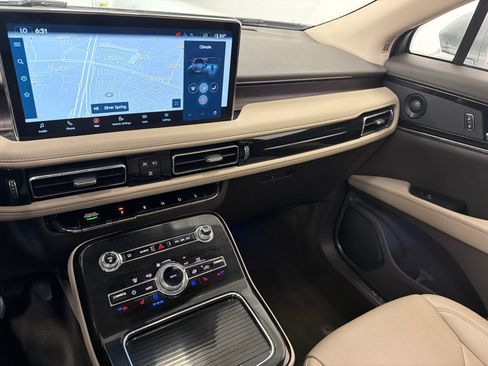 Certified 2022 Lincoln Nautilus Reserve AWD/4WD image 24